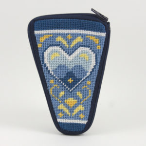 click here to view larger image of Stitch/Zip - Blue and White Hearts Scissor Case  (needlepoint kits)